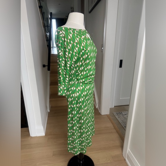 Diane Von Furstenberg Silk Green Patterned 3/4 Sleeve Dress Size 10 - Picture 2 of 7